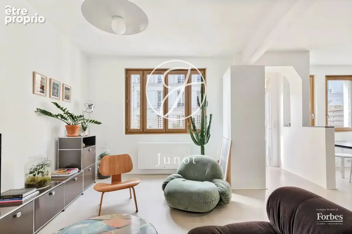 Paris 18e - MONTMARTRE / HAUT LEPIC - Appartement comme une maison - 3 pièces - 68,52m² Carrez - Terrasse 15,80m² - Garage/caves - photo 11
