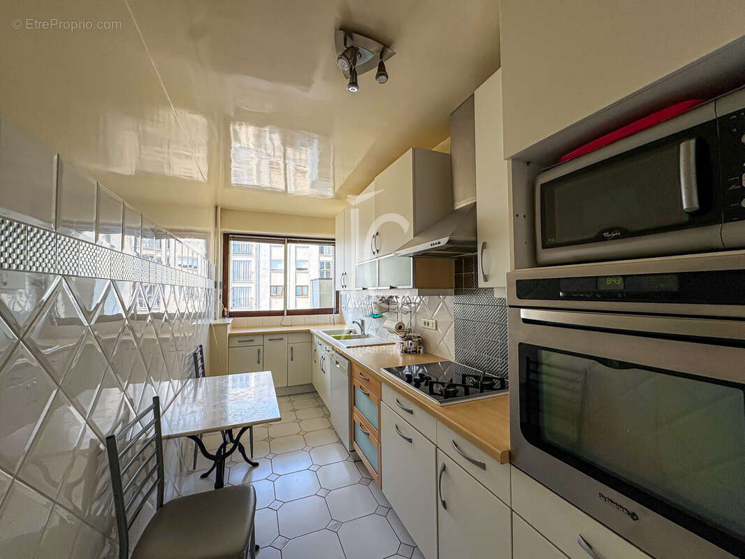 Appartement à PARIS-19E