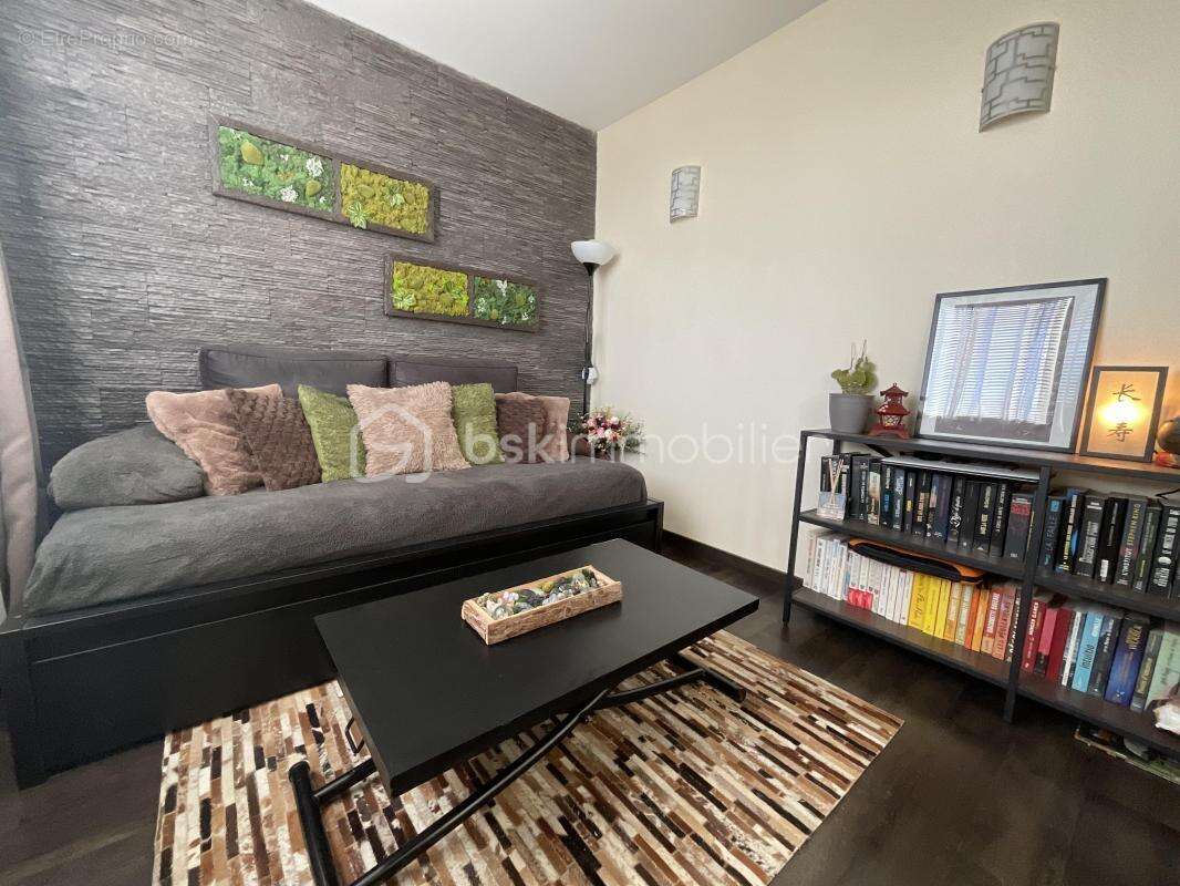 Appartement à FRESNES