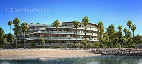 Appartement à VILLENEUVE-LOUBET