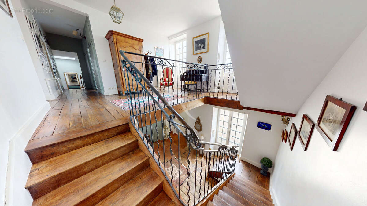 Maison à NIEUIL-L'ESPOIR