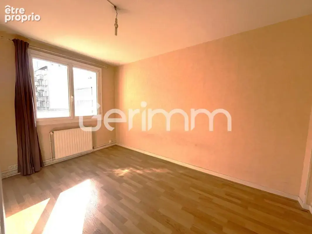Vente - Appartement - 3 pièces + cuisine - 49 m² - 119 000 € - - photo 5