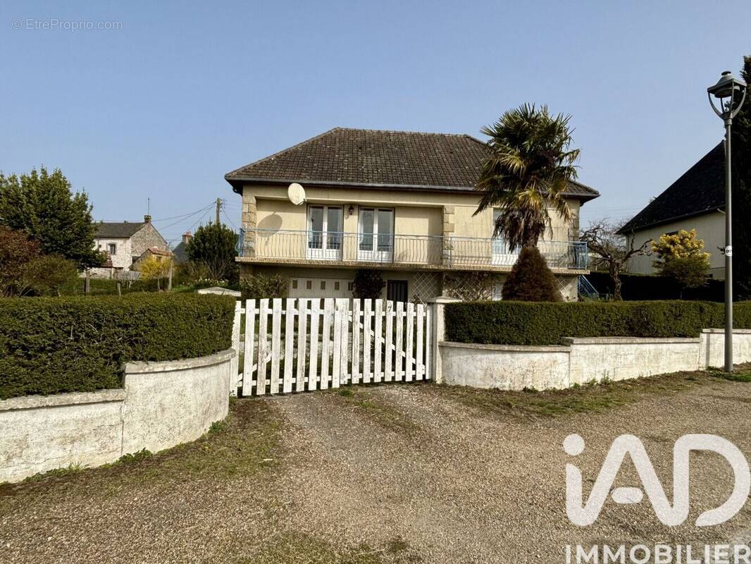 Photo 1 - Maison à SAINTE-SUZANNE