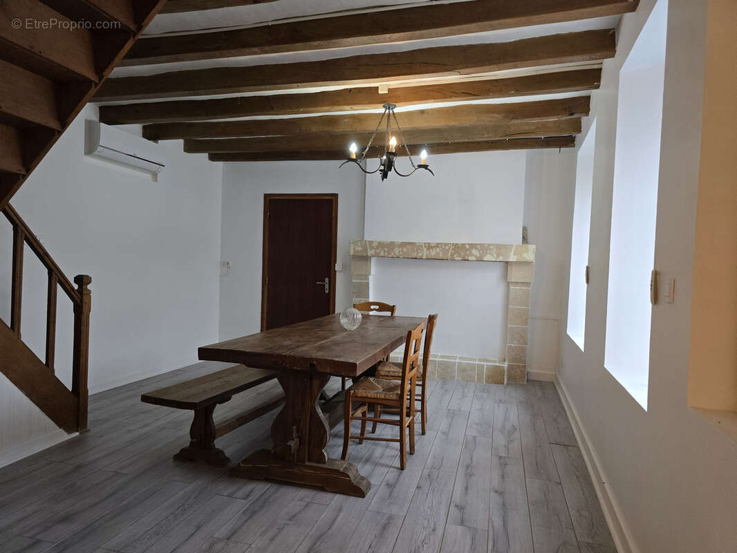 Maison à CHEILLE