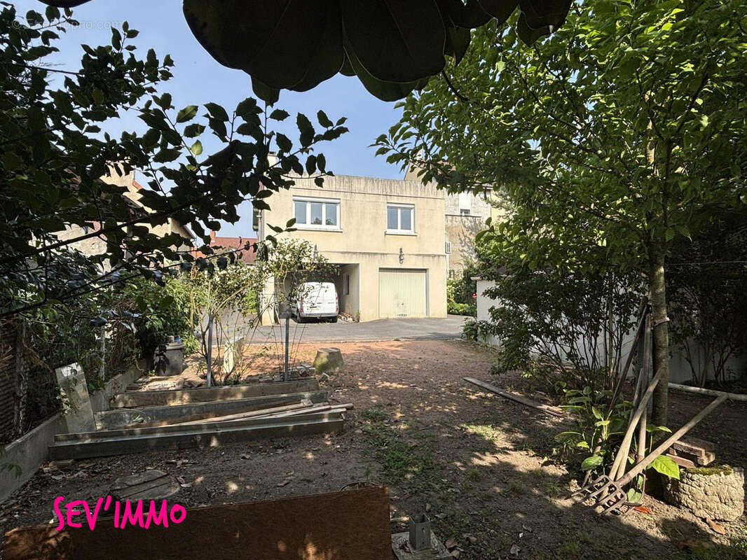 Maison à SAINT-GERMAIN-DES-FOSSES