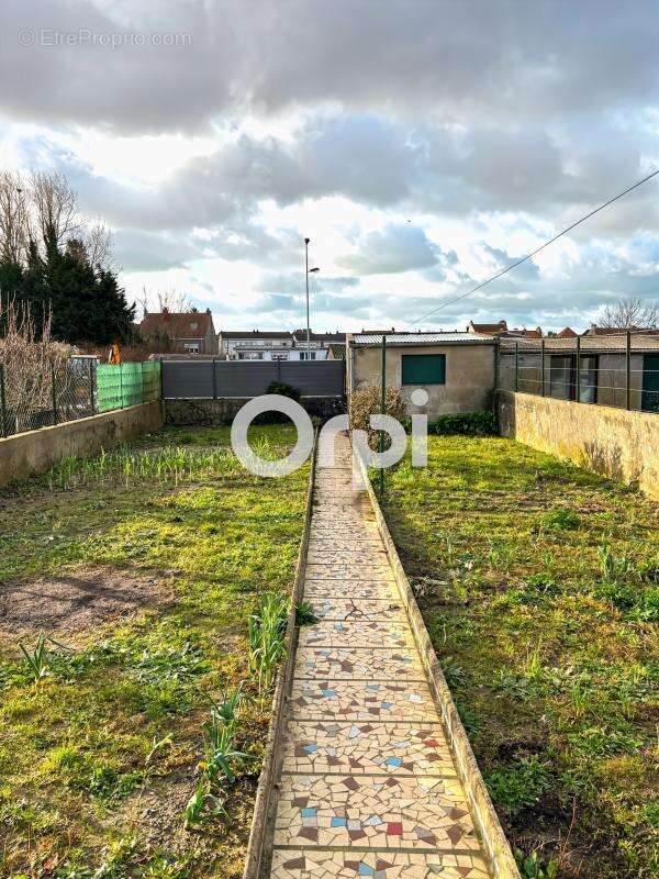 Maison à SAINT-MARTIN-BOULOGNE