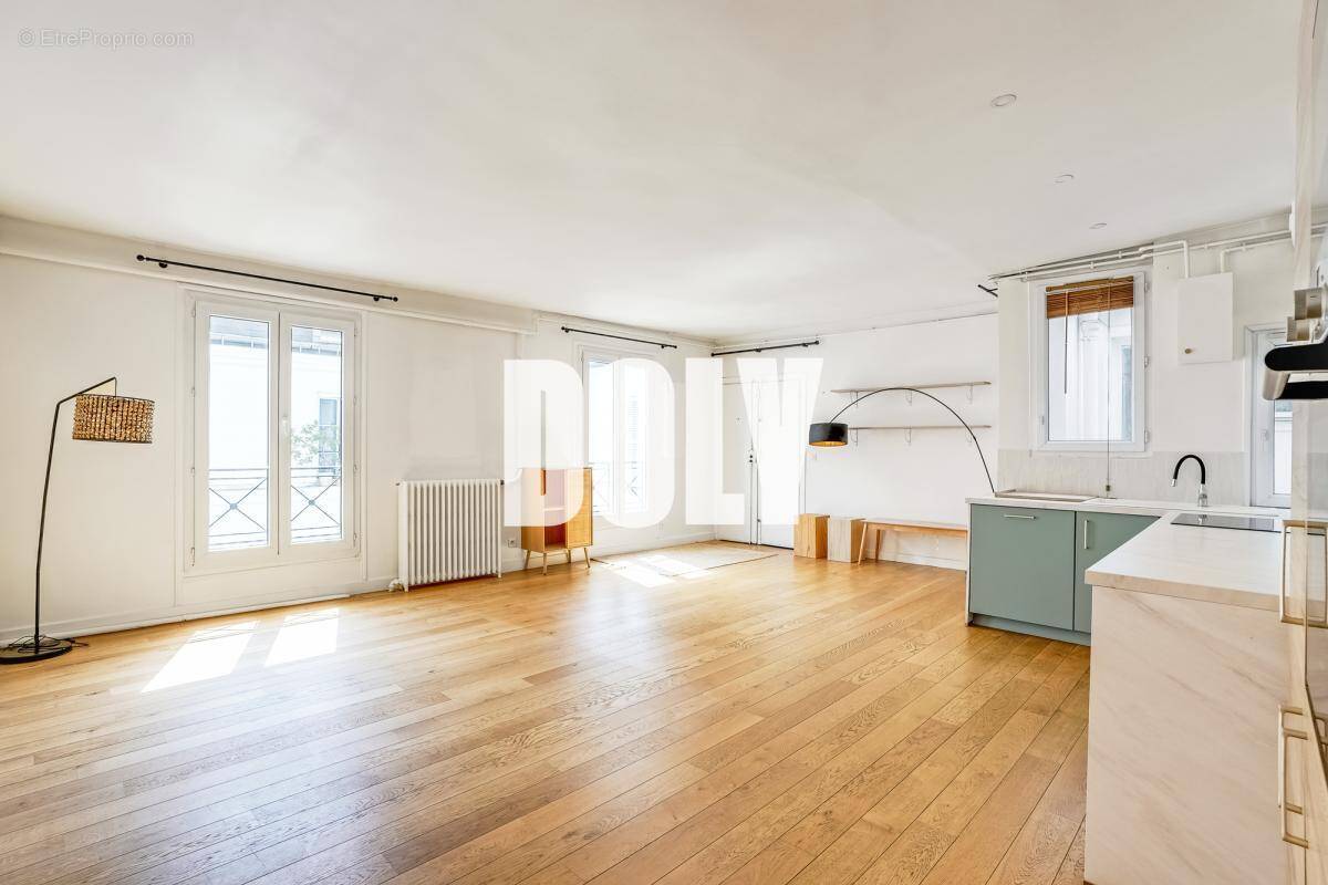 Appartement à PARIS-10E