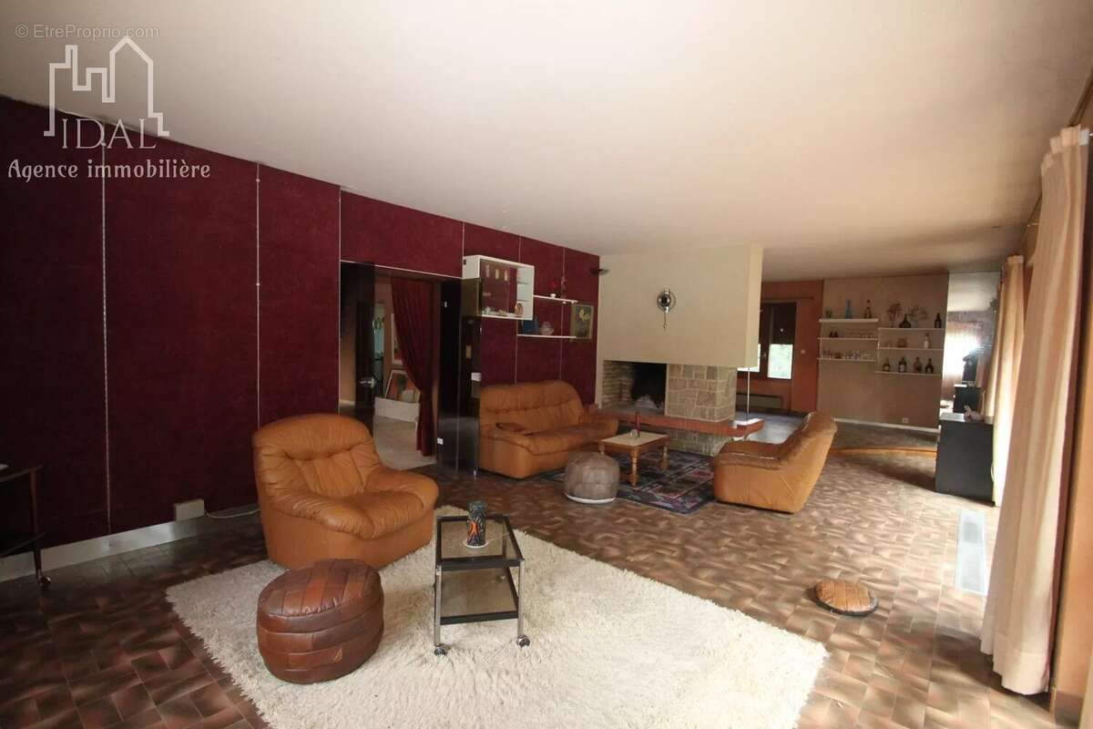 Maison à LE MALZIEU-VILLE