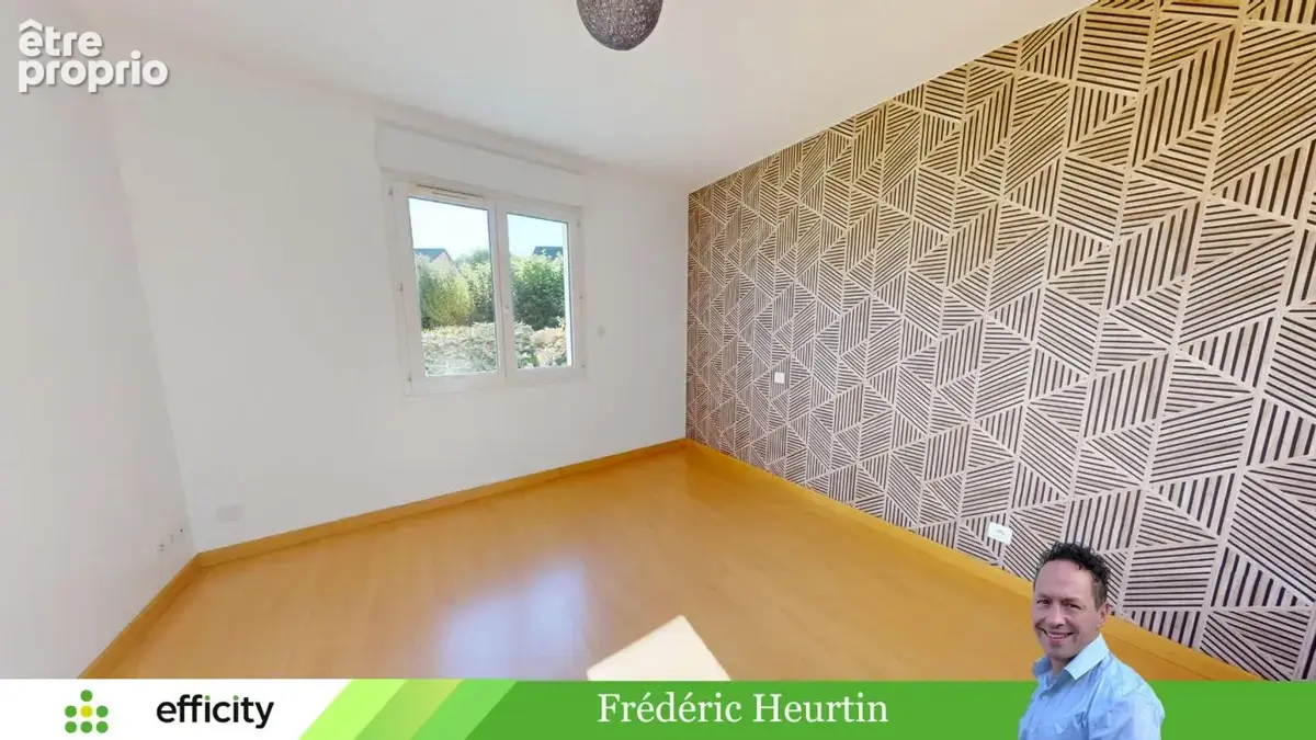 Maison 145 m² à Saint-Ouen-Des-Toits  - photo 7