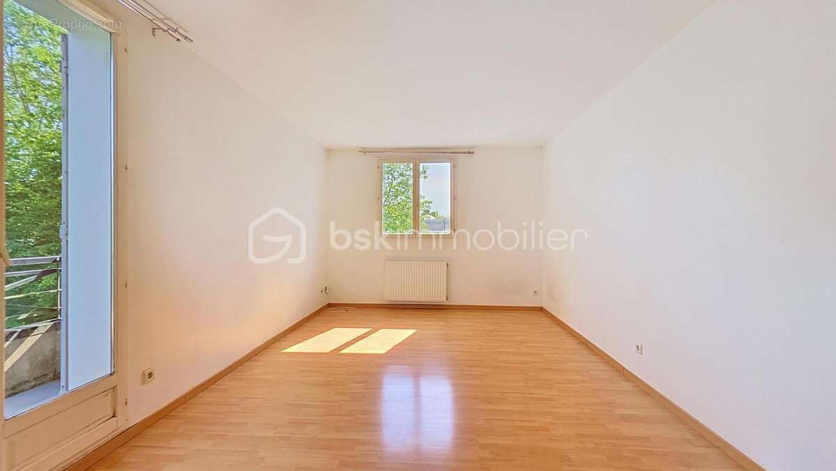 Appartement à SAVIGNY-LE-TEMPLE