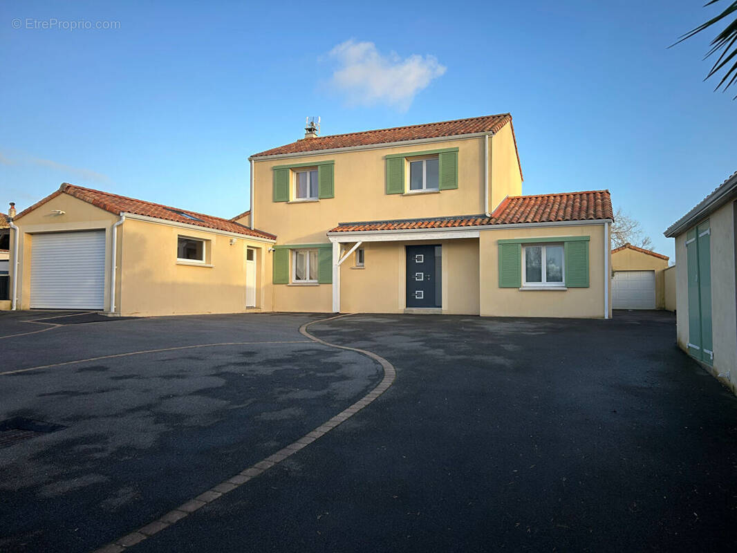 Maison à FROSSAY