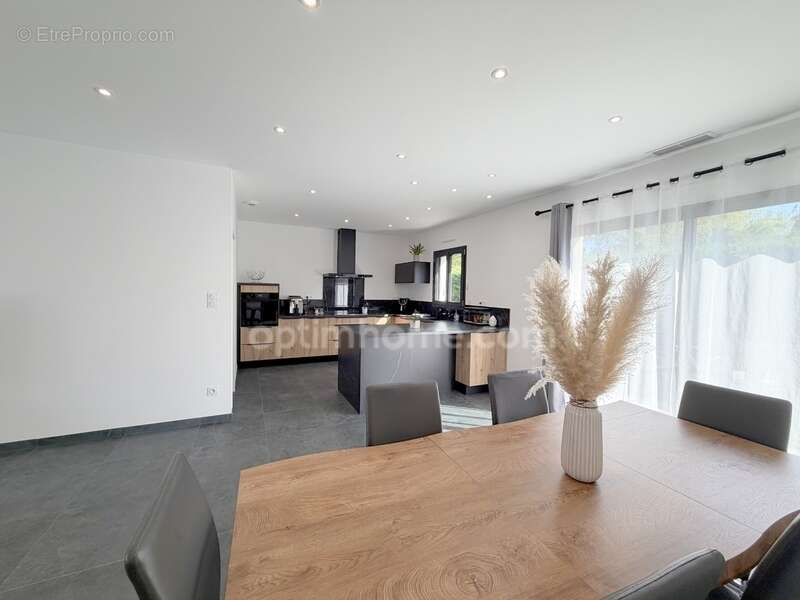 Maison contemporaine de plain-pied 128 m² habitables – DPE A – 3 chambres – Romorantin-Lanthenay (41200) - photo 4