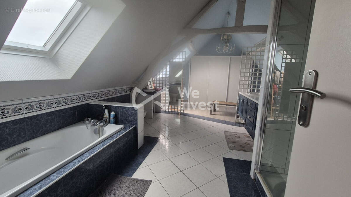 Maison 6 pièces 176 m² à vendre à Marigne-Laille (72220) - photo 9