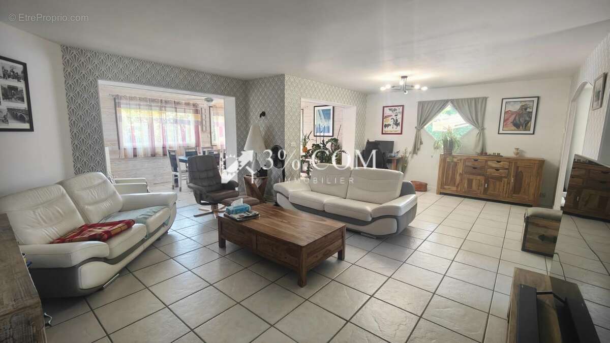 Maison à SAINT-PIERRE-DU-MONT