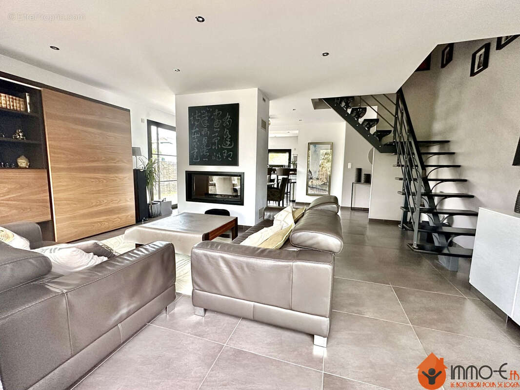 Maison à VILLENAVE-D&#039;ORNON