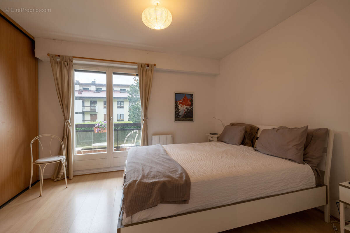 Appartement à COLLONGES-SOUS-SALEVE