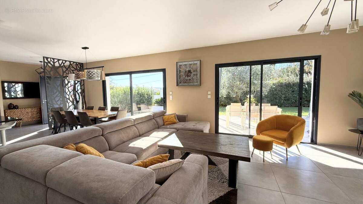 Maison à VALLON-PONT-D'ARC