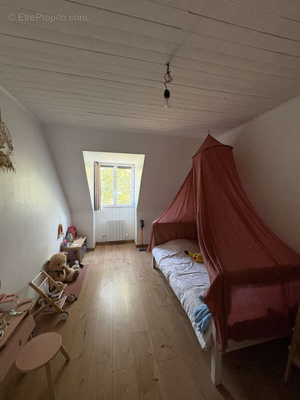 Maison familiale de 110m2 avec dépendance locative de 55m2 - photo 5
