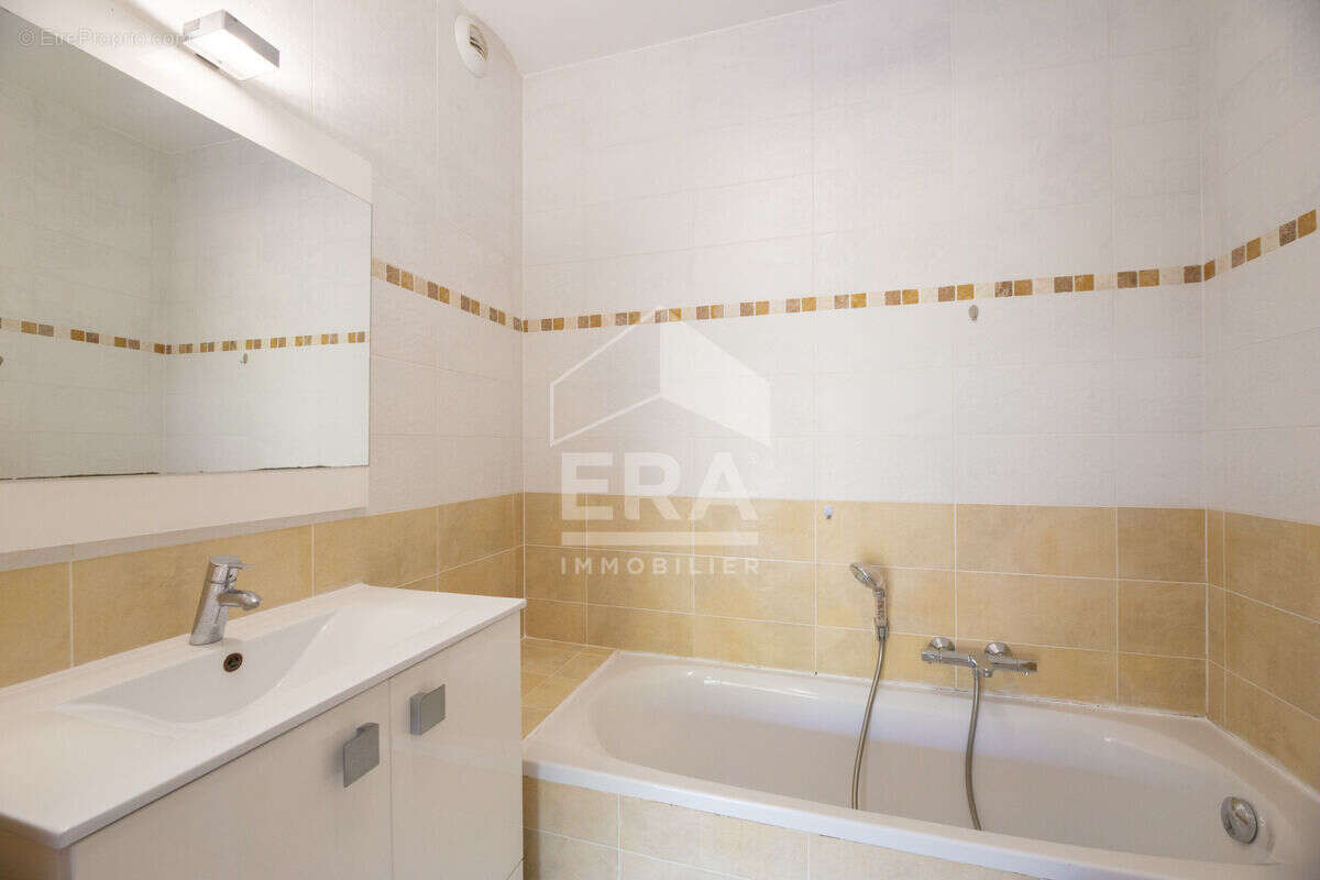 Appartement à MANDELIEU-LA-NAPOULE