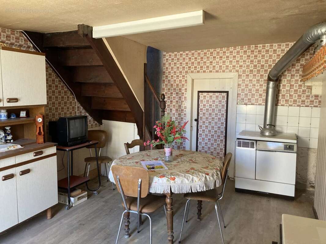Appartement à MIALET