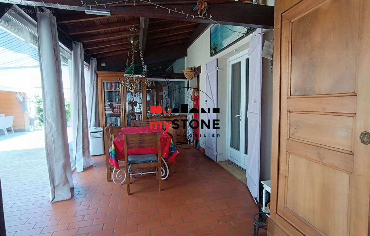 Bâgé le Châtel, ancienne ferme rénovée, 123 M² sur 683 m² - photo 11