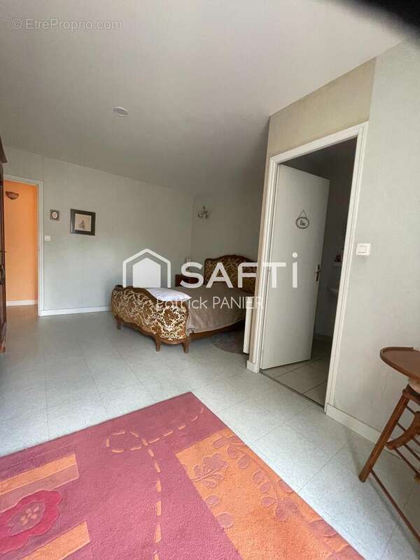 Maison 260 m² à Dampierre-Sur-Boutonne  - photo 4