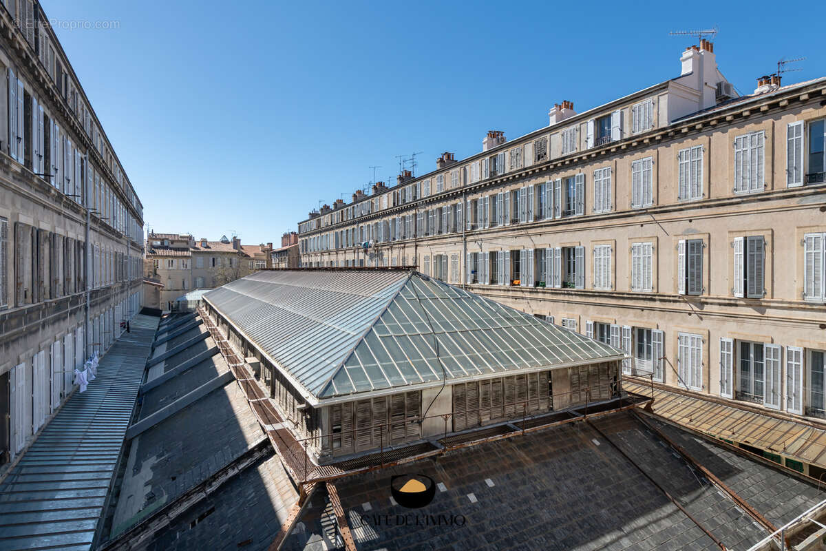 Appartement à MARSEILLE-1E