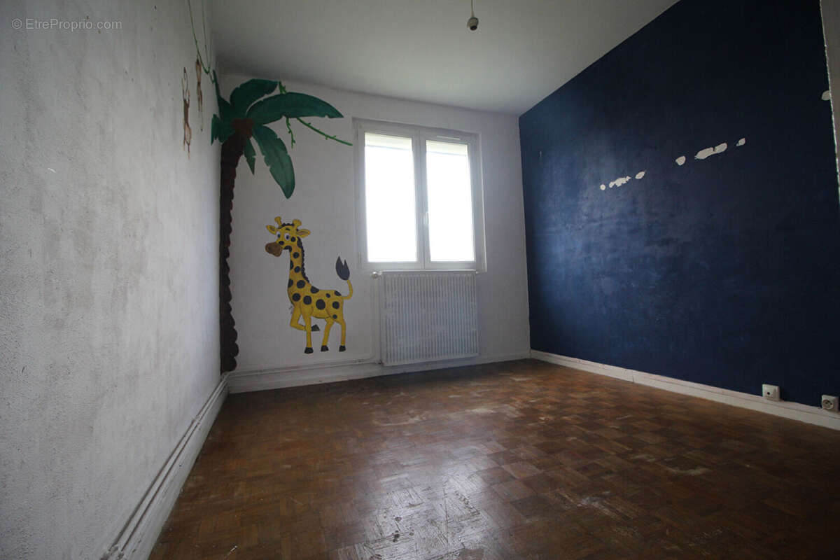 Appartement à VARENNES-VAUZELLES