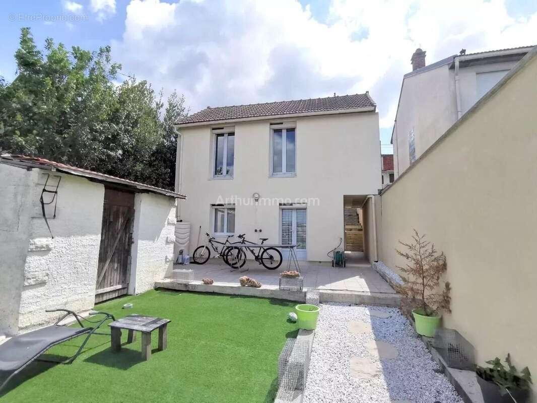 Maison à VILLENEUVE-SAINT-GEORGES