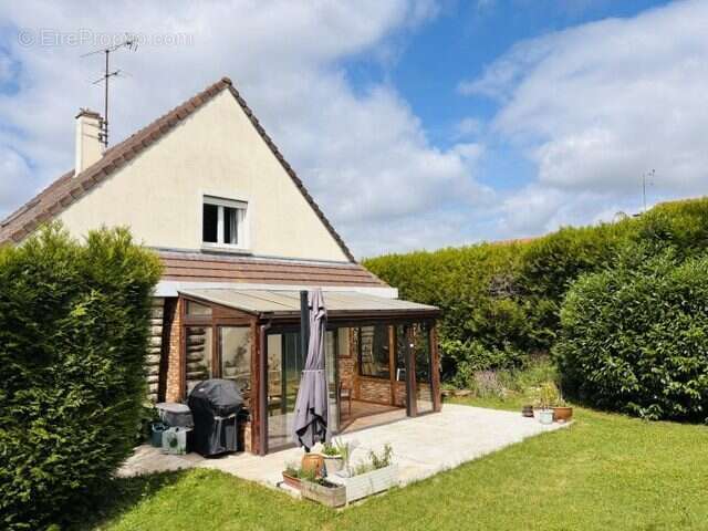 Maison 145 m² à Le Mesnil-Amelot  - photo 2