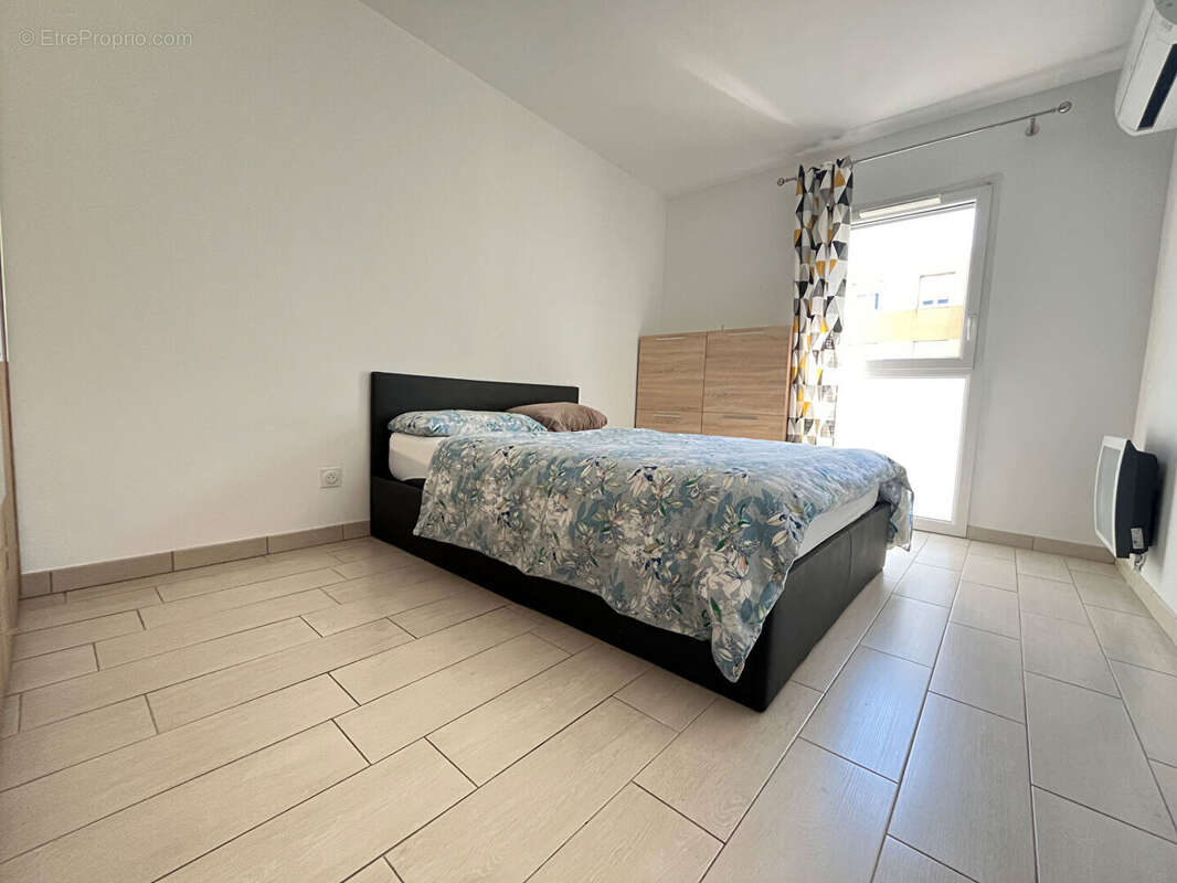 Appartement à SAINT-LAURENT-DU-VAR