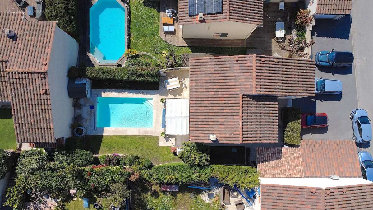 Maison à LA ROQUETTE-SUR-SIAGNE