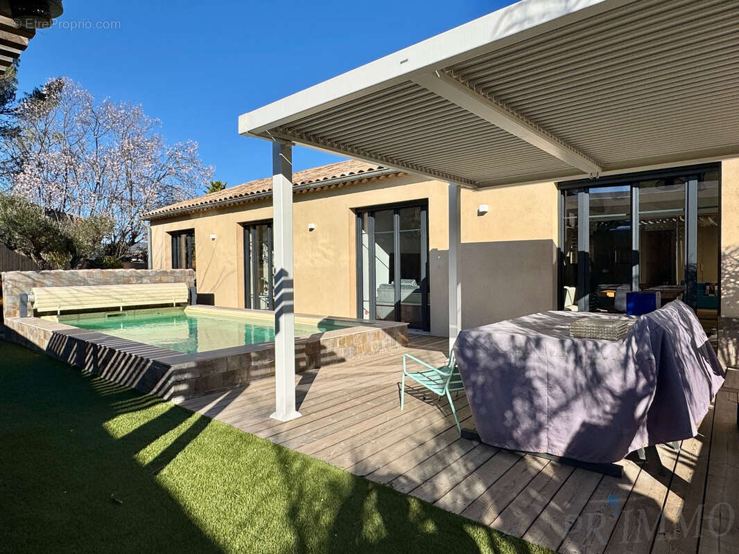 Maison à PUGET-SUR-ARGENS