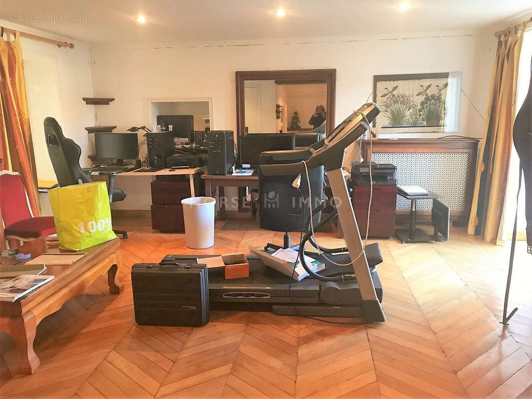 Maison 575 m² à Montfort-L'amaury  - photo 9