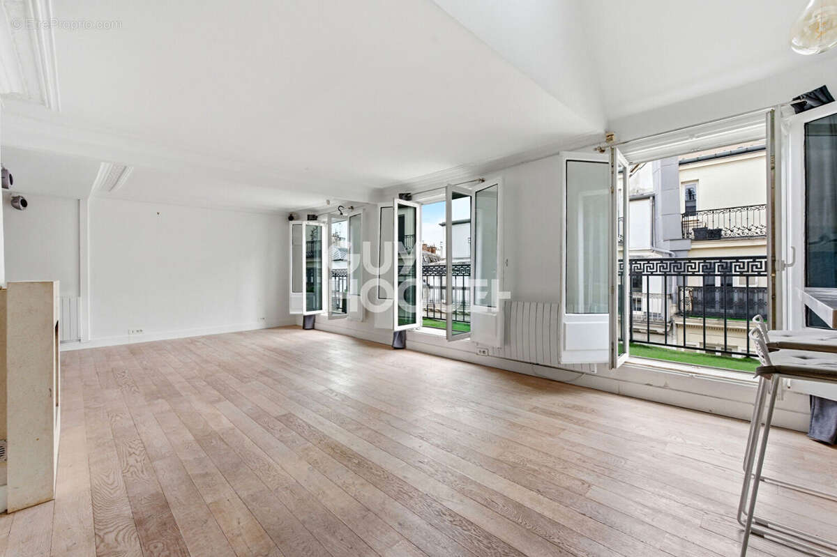 Appartement à PARIS-9E