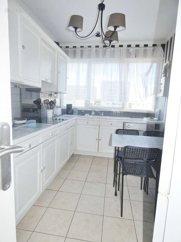 PONTOISE - APPARTEMENT 4 pces - 81 m2 - Cave - Place parking - - photo 6
