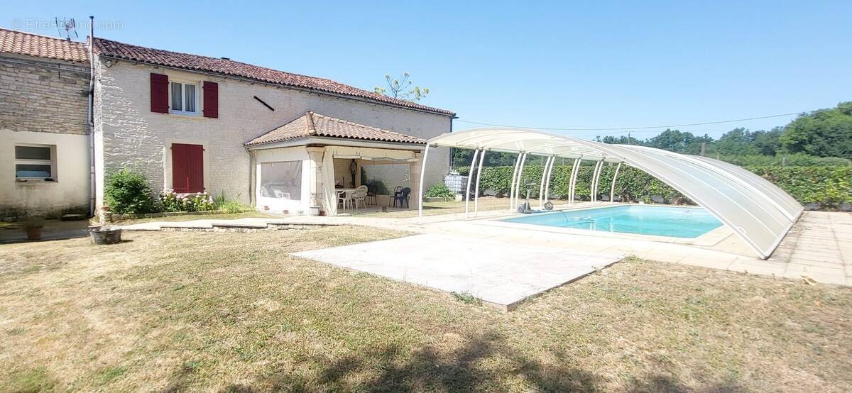 Maison à ROMAZIERES