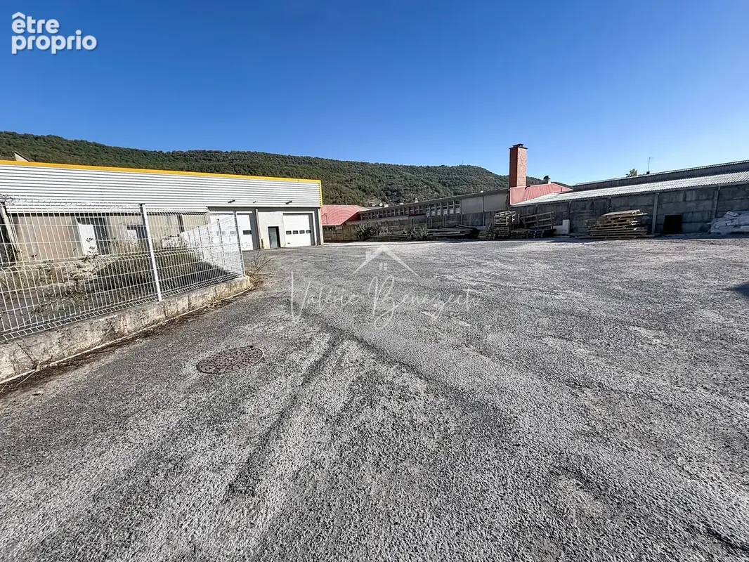 Garage 33,80 m2 et voies desserte en zone artisanale à St-Affrique - photo 4