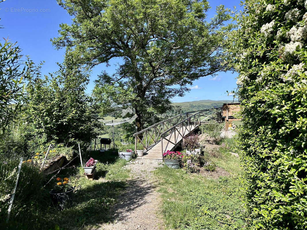 Maison 10 pièces 283 m² à vendre à Saint-Bonnet-De-Condat (15190) - photo 5