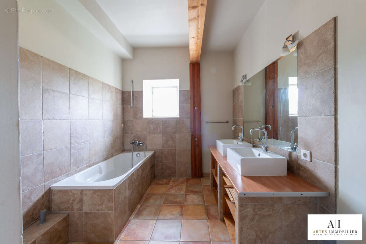 Appartement à MONTBOUCHER-SUR-JABRON