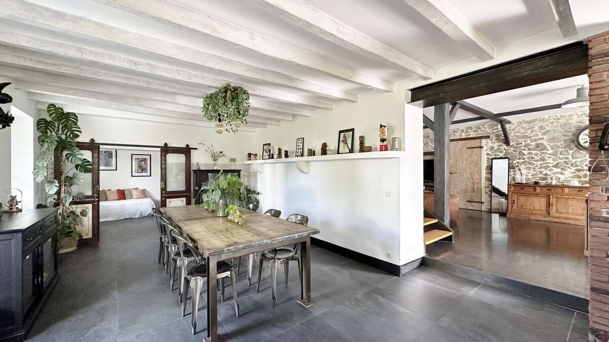 Maison à SAUBRIGUES