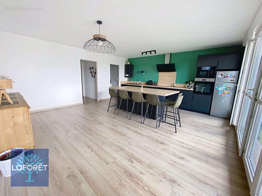 Appartement Fougeres  4 pièce(s) 80 m2 - photo 3