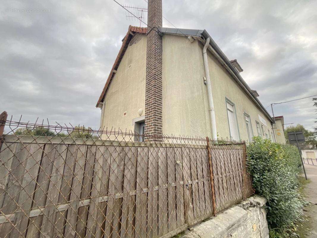 Appartement à LA CHAPELLE-SAINT-LUC