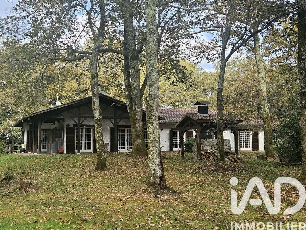 Maison 258 m² à Saint-Paul-Les-Dax  - photo 2