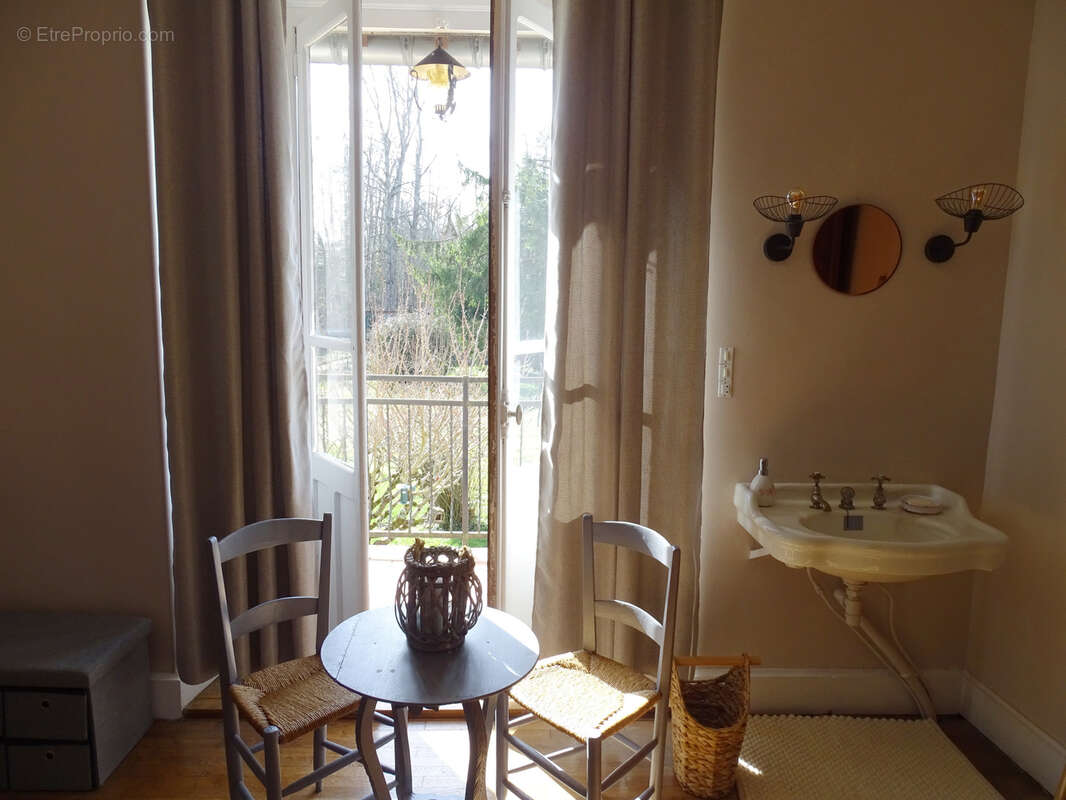 Maison à MONTIGNY-SUR-AUBE