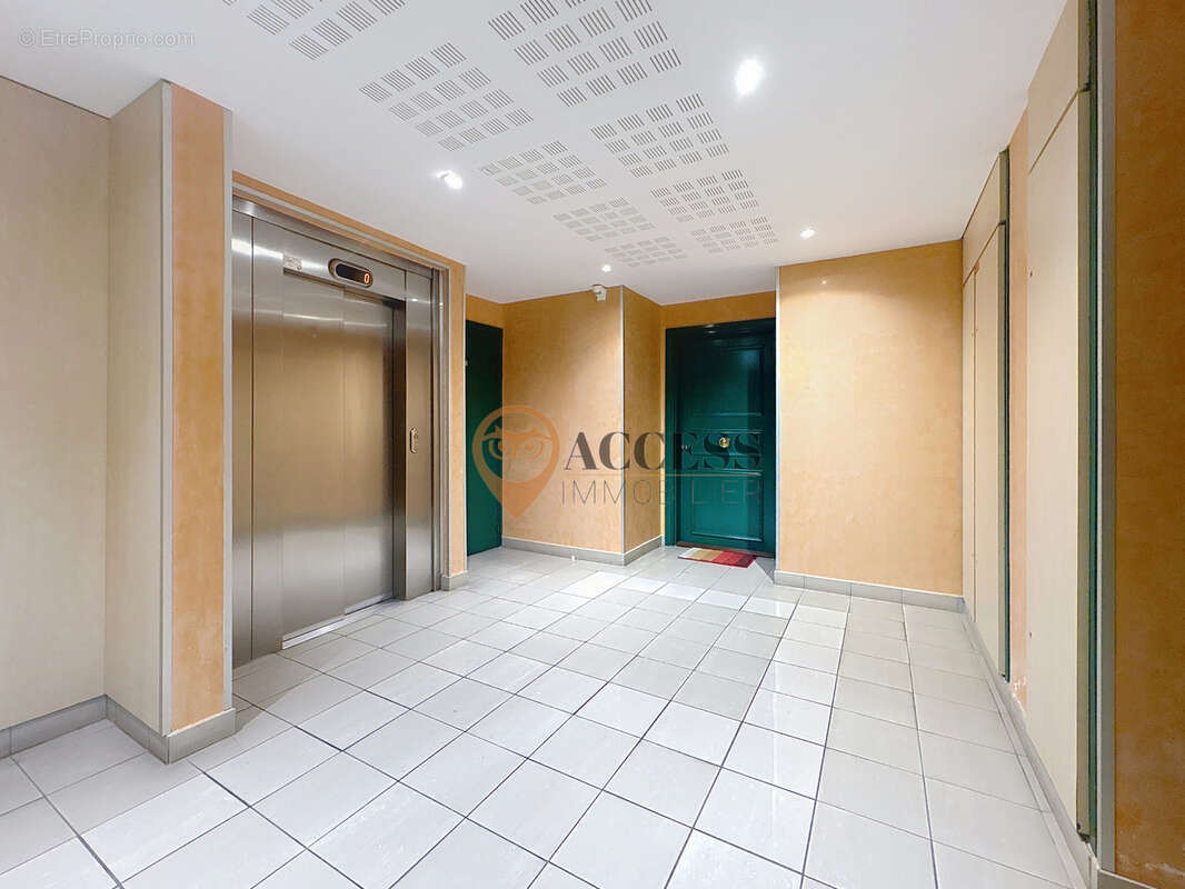 Appartement à HOUILLES