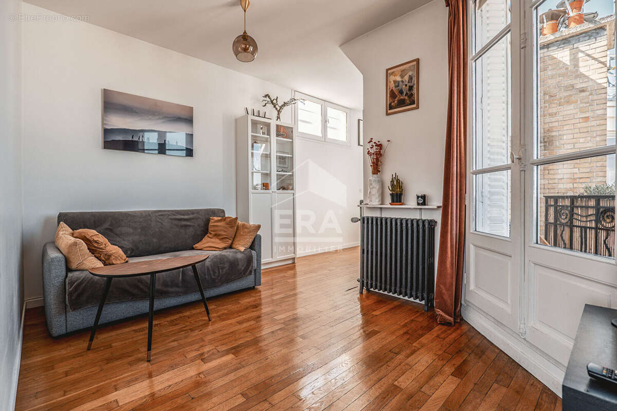 Appartement à PARIS-17E