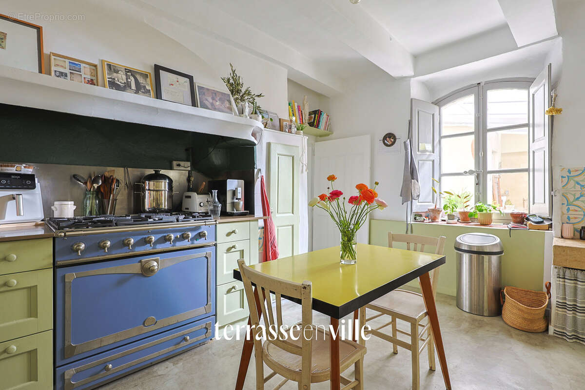 La ciotat   centre historique - grand duplex - t9 - 192 m2   5 ch - parcelle 350m2 - parking - 1 250 000€ - photo 10