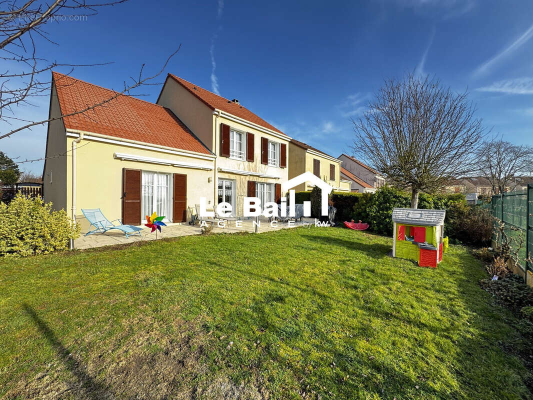 Maison 153 m² à Osny  - photo 3