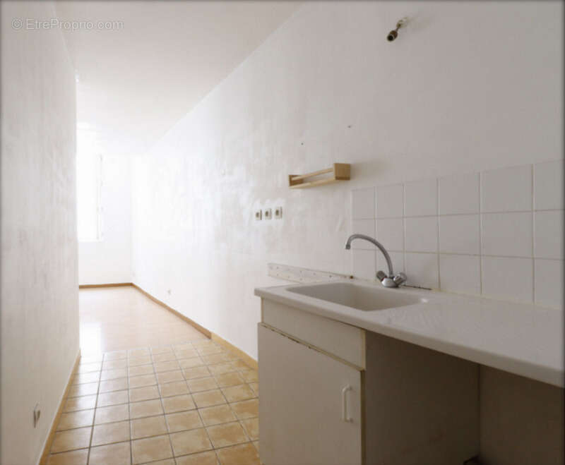 Dpt Bouches du Rhône (13), à vendre MARSEILLE 1er ARRONDISSEMENT appartement T3 de 60 m² - photo 7